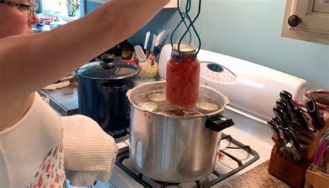 How to safely water bath can summer tomatoes for winter pantry?