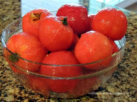 How to Easily and Quickly Peel Tomatoes | Walking on Sunshine