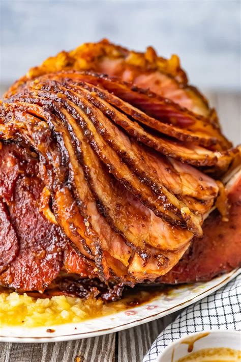 Brown Sugar Pineapple Glazed Ham (Spiral Ham Recipe) | Recipe Cart