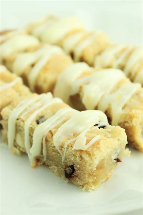 Easy No Bake Millionaire Bars Recipe | Practically Homemade