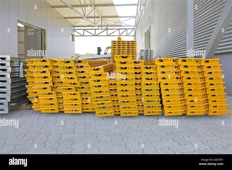 Modular shelving hi-res stock photography and images - Alamy