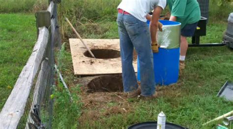 [VIDEO] How To Build A Trash Barrel Root Cellar - Die Hard Survivor