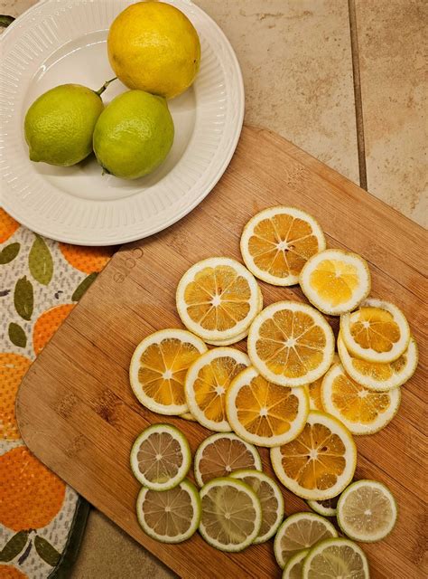 Dehydrated Citrus Slices for Drinks and Desserts - Mama Laura's Kitchen