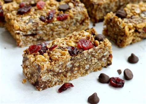 Crispy Chocolate Chip Granola Bars are Wholesome &amp; School-Friendly ...
