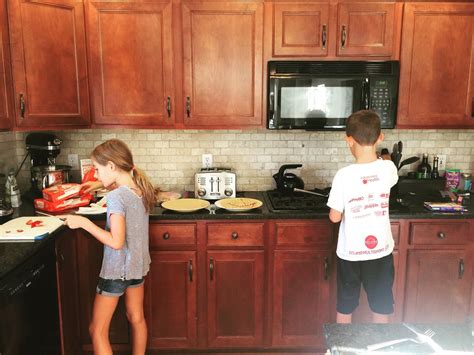 Practical tips for including kids in homemade garden-to-table meals?