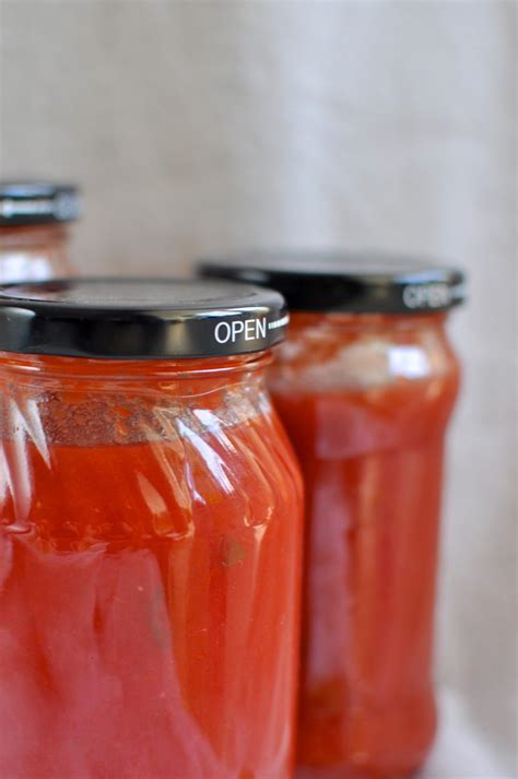 Homemade tomato pasta sauce - Claire K Creations