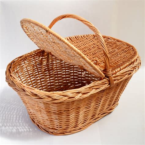 Traditional Woven Wicker Willow Picnic Basket with Handle Lid