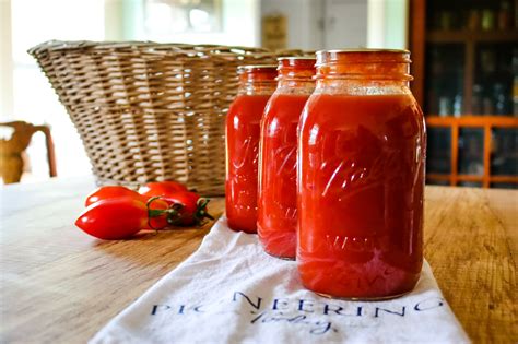 Weston Tomato Press (+ Tomato Sauce Recipe) - Melissa K. Norris