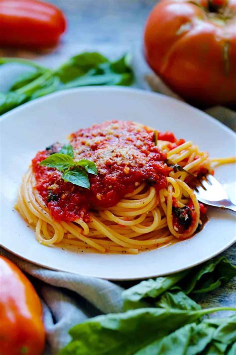 Fresh Tomato Sauce with Basil and Garlic - Bowl of Delicious