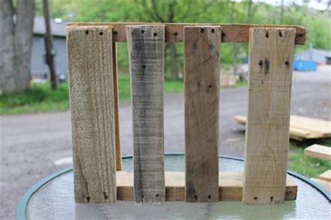 DIY Rustic Pallet Shelf | Pallet Furniture Plans