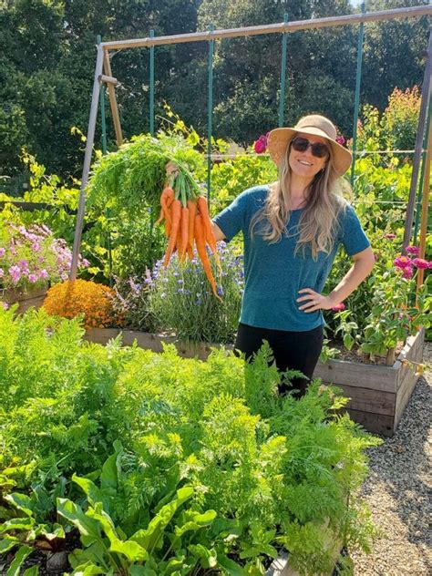 How to Freeze Carrots (With or Without Blanching) ~ Homestead and Chill