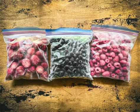 Simplest method to freeze excess garden berries for winter pies?