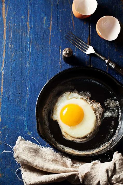 About cooking eggs in cast iron skillets