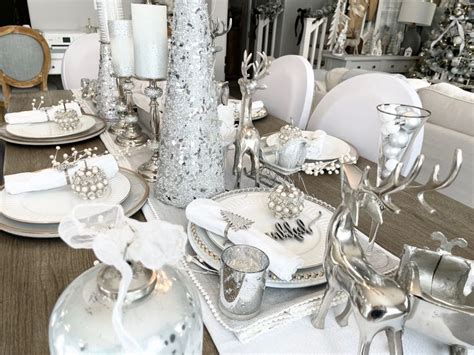 Elegant Holiday Table Setting | Holiday table settings, Christmas ...