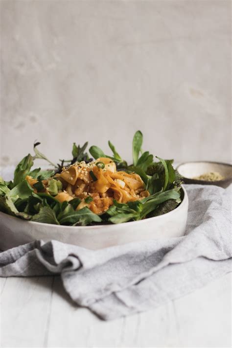 How to prep a homemade holiday feast days ahead for stress-free country entertaining?