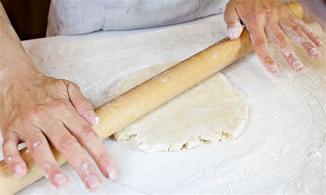 How to Make Pie Dough by Hand