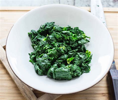 The BEST Steakhouse Style Creamed Spinach EVER in only 15 minutes