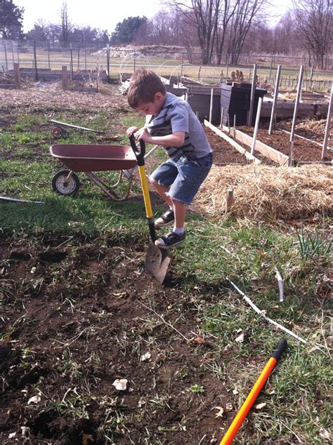5 Simple Tasks Your Kids Can Do in the Garden! - My Humble Kitchen