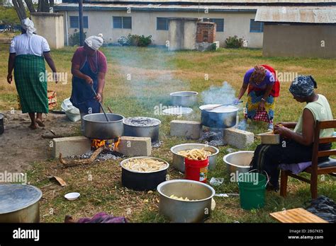 Rural kitchen african kitchen hi-res stock photography and images - Alamy