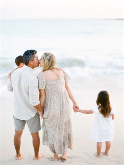 Hawaii Family Photographer Laura Ivanova | Family Session on Oahu