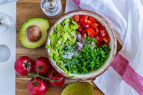 Clean Eating Guacamole, Egg + Sweet Potato Breakfast Bowls! | Clean ...