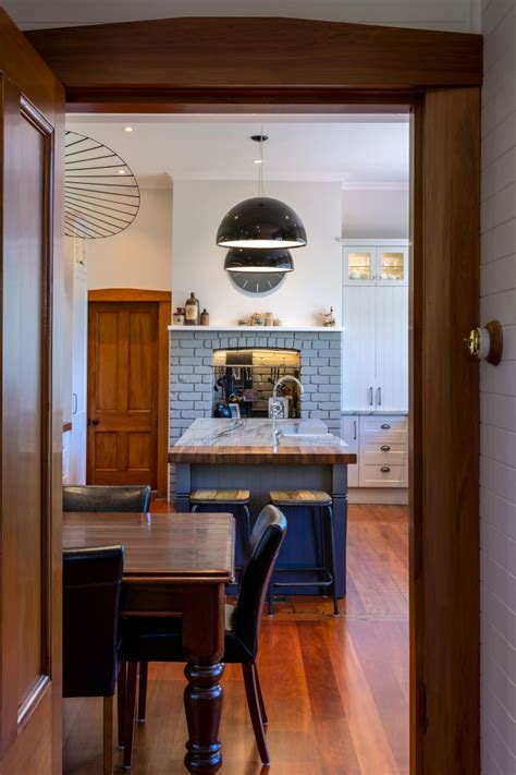 Which behind-the-scenes homestead project blunder builds most trust?