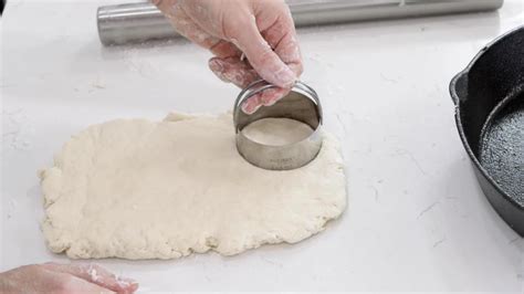 Easy Buttermilk Biscuits