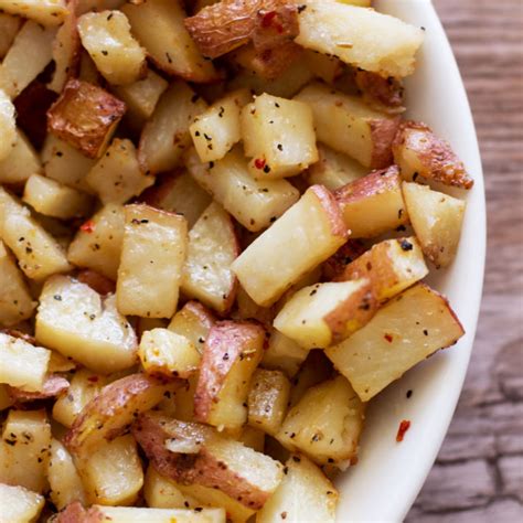 Easy Oven Roasted Potatoes - Recipes Worth Repeating