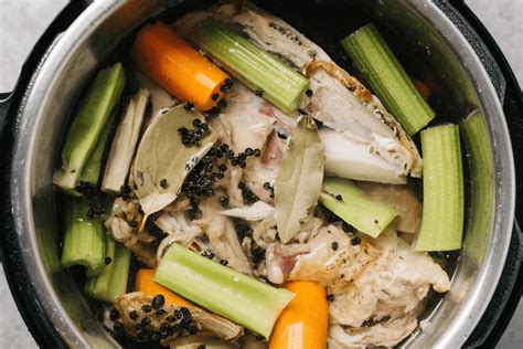 Anti-Inflammatory Homemade Chicken Bone Broth Recipe - Free to Flower