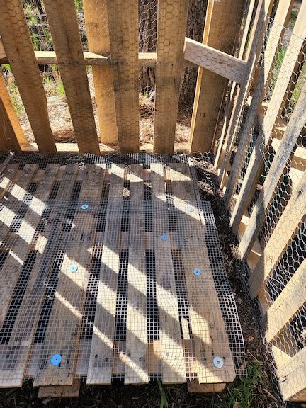 Make Your Own Compost Bin from Pallets - Maine Organic Farmers and ...