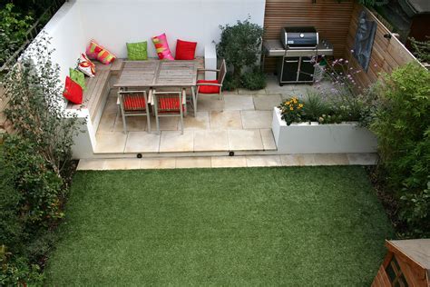 Outdoor Relaxation Zone: The Garden Builders - Battersea - Contemporary ...