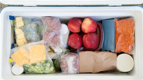 This Cooler Hack Keeps Food Cold While Camping &amp; Lets You Store ...