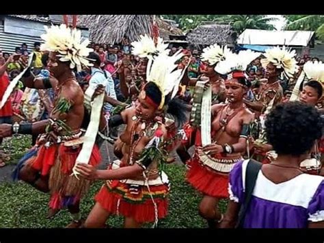 Showcasing PNG Tradition and Culture: Divine Word University Students ...