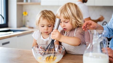 How to introduce kitchen skills to children: ideas for all ages - Arden ...
