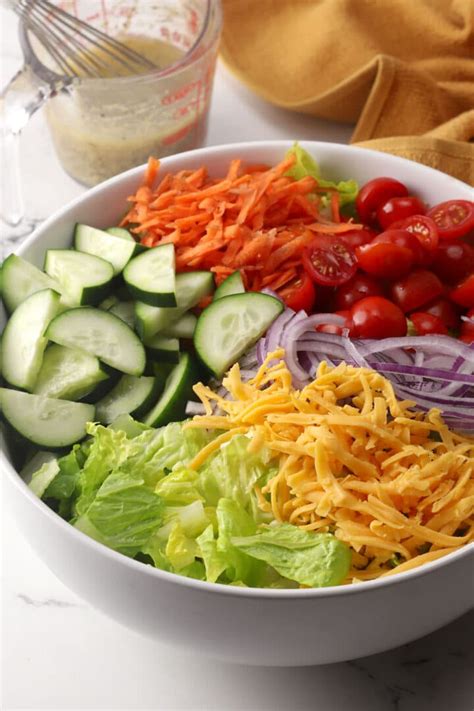 Garden Salad - The Toasty Kitchen