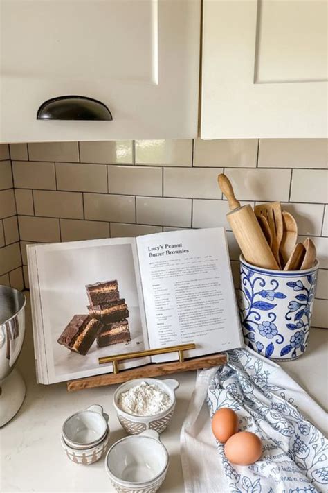 Creative Ideas to Spruce Up Your Kitchen Counters | Farmhouse kitchen ...