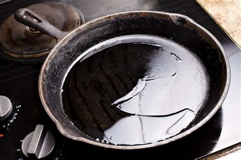 How to Clean Cast Iron Cookware the Right Way