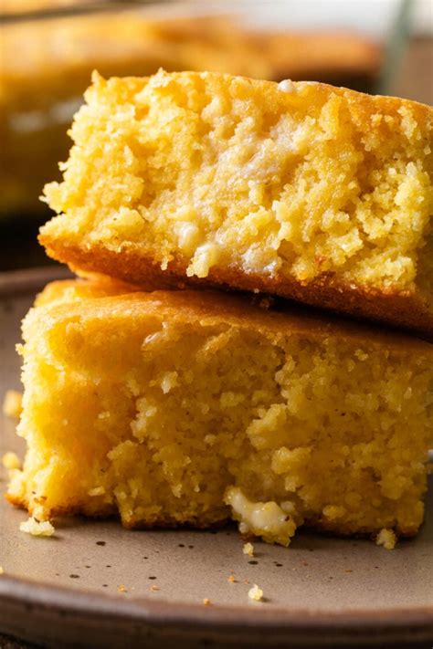 Old-Fashioned Cornbread Recipe - Cooks with Soul