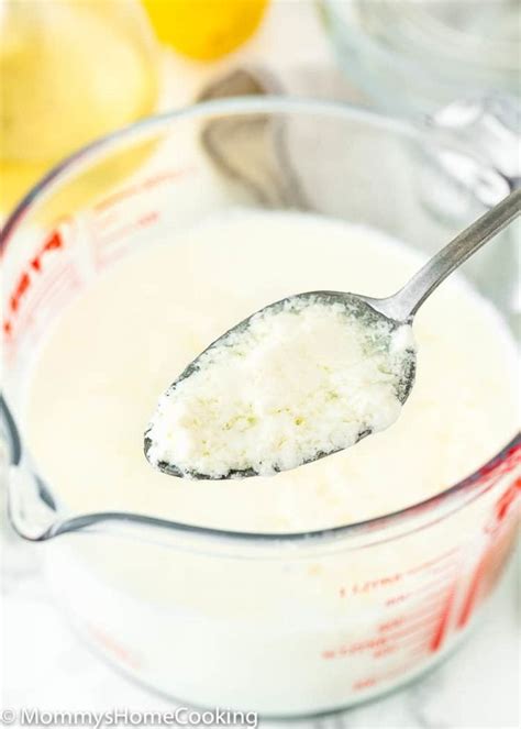 Easy Homemade Buttermilk Substitute [Video] - Mommy's Home Cooking