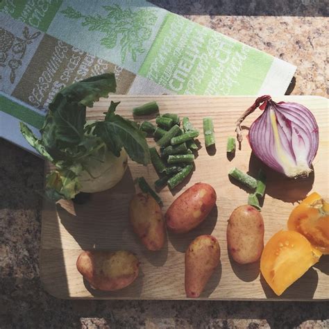 Premium Photo | Directly above view of fresh vegetables on cutting board