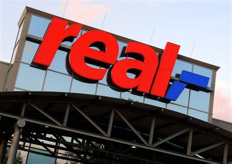 What real food make-ahead holiday dishes impress country guests?