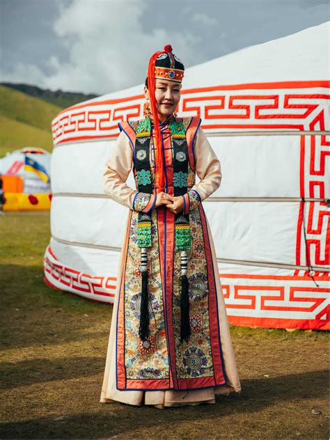 Mongolian traditional clothes (2023) | CorrectMongolia