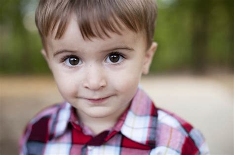 Why Do We Trust Brown-Eyed People More? | Faculty of Medicine