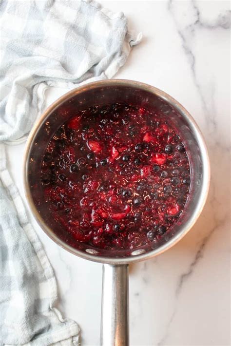 Simple Berry Syrup - BeeyondCereal