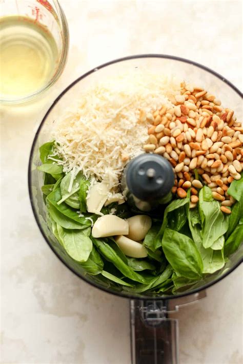 Homemade Basil Pesto Sauce - SueBee Homemaker