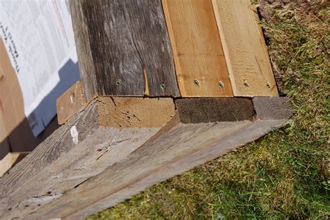 Reclaimed Wood Raised Bed Garden : 5 Steps (with Pictures) - Instructables