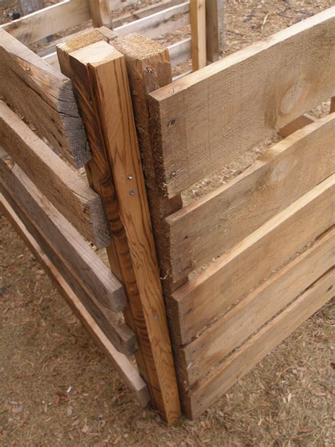 DIY Pallet Compost Bin | The Lazy Homesteader