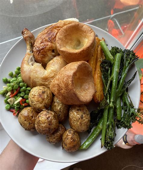 [Homemade] Sunday Roast (gravy on the side) : r/food