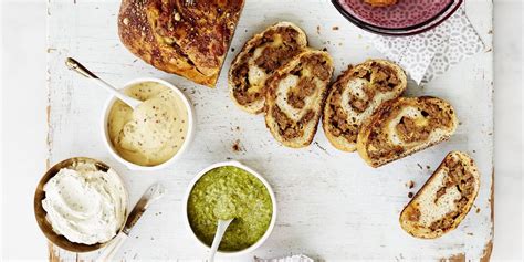 What make-ahead real food dishes ease holiday entertaining for a country table?