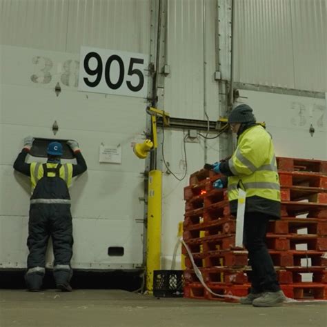 Our Produce Inspectors | Quality Control | US Foods